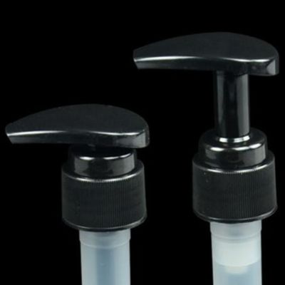 Pp étanches ont nervuré la pompe cosmétique privée d'air 2.5CC de lotion ont produit avec le ressort externe