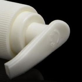 24 distributeurs blancs de lotion de corps de pompe cosmétique de la lotion 415 4CC pour le shampooing